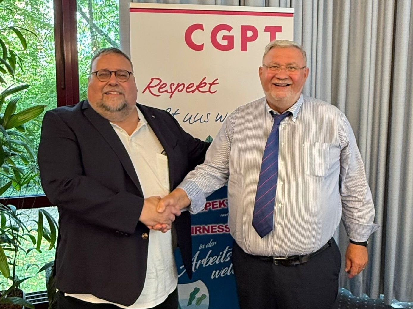 Bundesvorsitzender Peter Maifeld mit seinem Vorgänger und jetzigen Ehrenvorsitzenden Ulrich Bösl